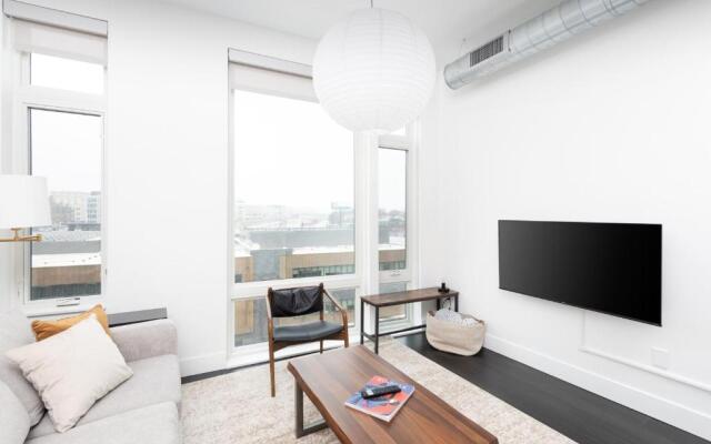 Flexhome Skywalk to Fiserv U4 RooftopGymParking