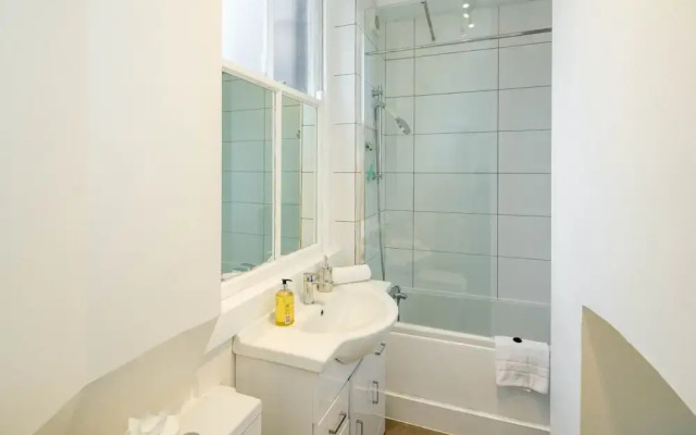 Central London 3-Bed Apartment near Oxford Street