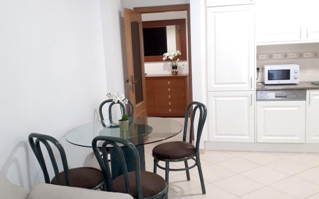Apartment With One Bedroom In Olhos De Agua, With Shared Pool, Furnished Terrace And Wifi