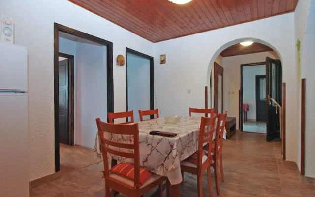 Apartment 1954