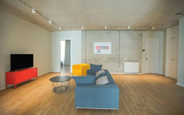 2BR luxury apartment with 2 Balconies in historic Tbilisi