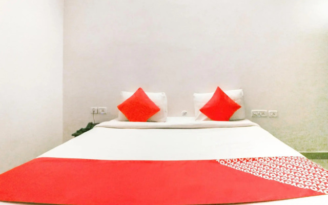 OYO 71197 Five Star residency