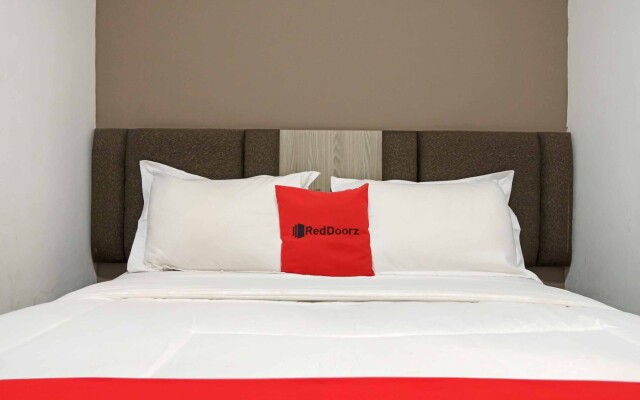 RedDoorz Plus @ Kemayoran 2
