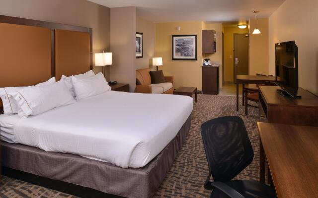 Holiday Inn Express & Suites Page - Lake Powell Area by IHG
