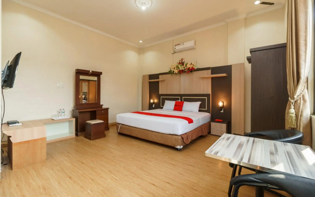 RedDoorz Plus @ Hotel Sempurna Watervang Lubuk Linggau