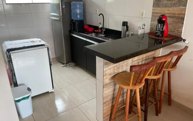 Casa Duplex 2 quartos com amplo quintal