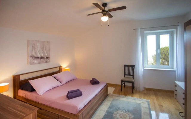 Prime Location Penthouse apt with a large terrace