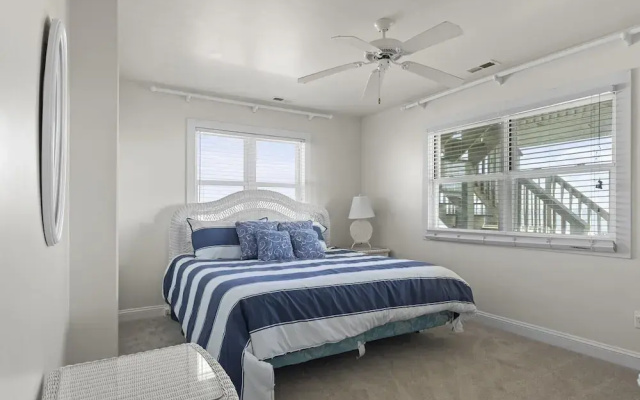 Suncatcher 4 Bedroom Home by RedAwning