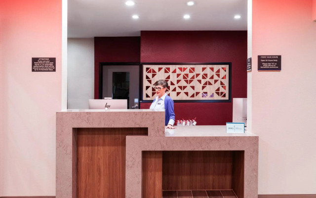 Candlewood Suites Fayetteville – University of Arkansas by IHG