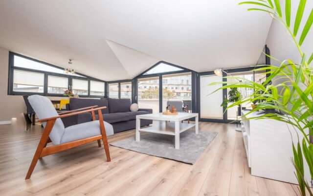 Exceptional Flat With Galata Tower View in Beyoglu