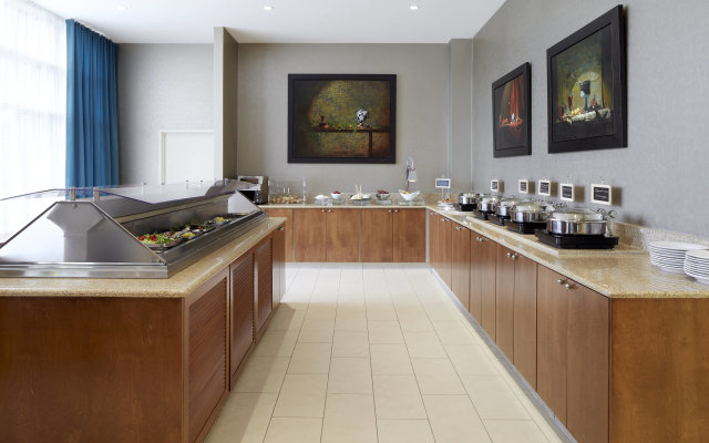 Courtyard by Marriott Montreal Airport