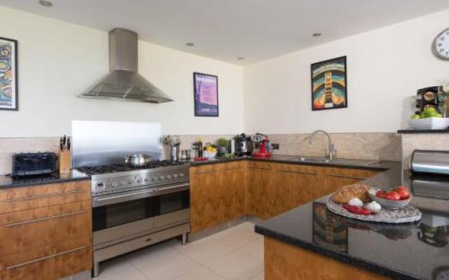 5 The Vista, Newquay