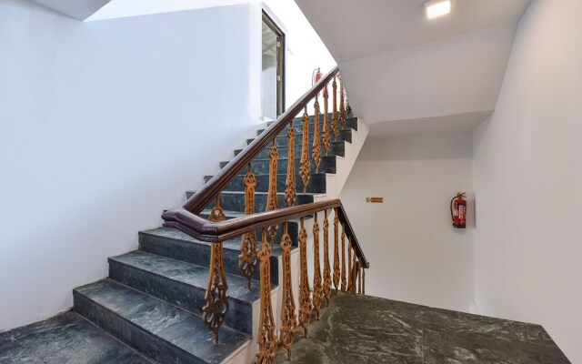 Fabhotel Crystal Inn Ii