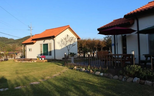 Haenam Ttangkkeunmaeul Hwigelri Pension