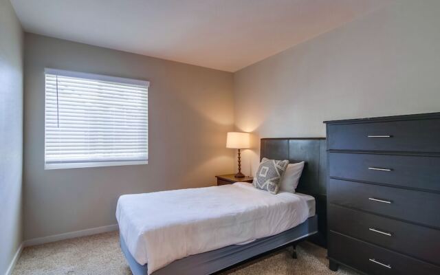 The Luxe Suites of Temecula Heights
