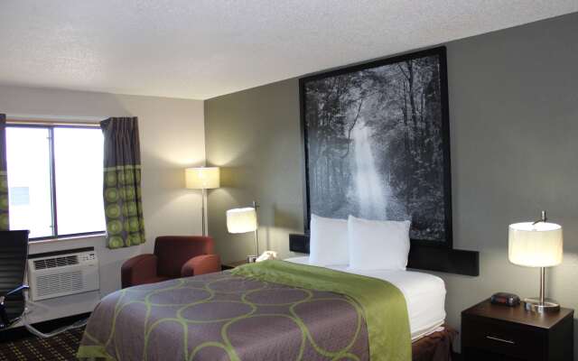 Super 8 by Wyndham Wyoming/Grand Rapids Area