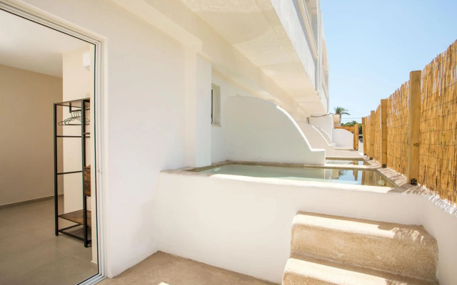 Atma Beach Rooms & Suites