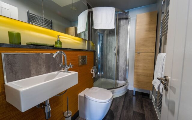 Captivating 1-bed Apartment, Merthyr Tydfil -