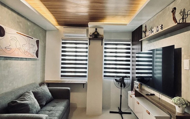 A Smooth & Cozy City Loft