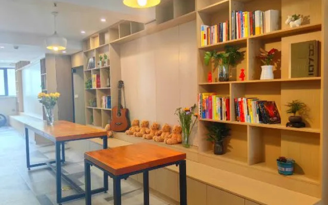 Huamin Youth Hostel (Shanghai Bund Branch)