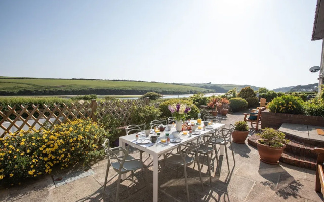 Newquay Tamarisk Lodge on the Gannel