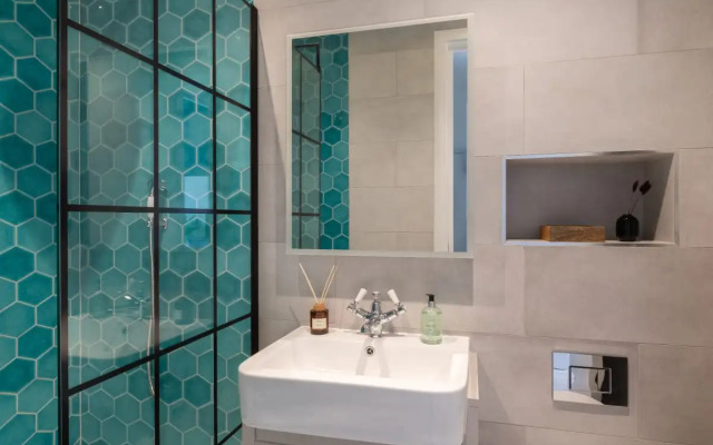 The Regent's Park Retreat - Spacious & Modern 1BDR Flat