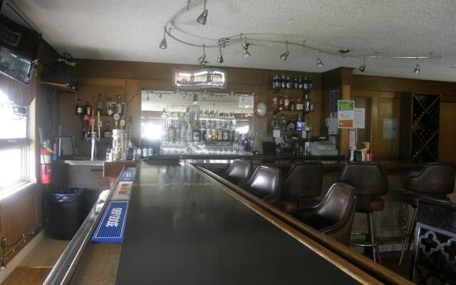 Beluga Lake Lodge