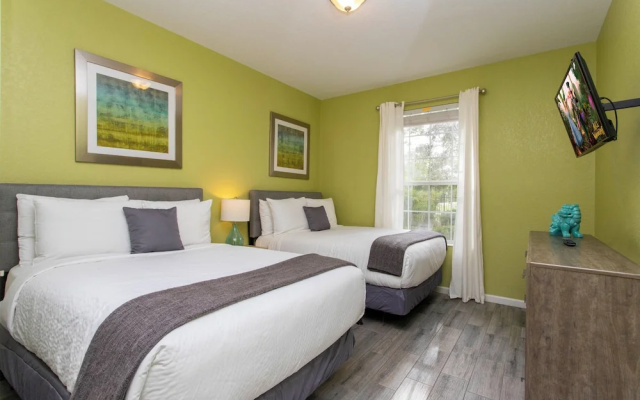 Magnificent 2 Bedroom Apartment Vista Cay Resort 107