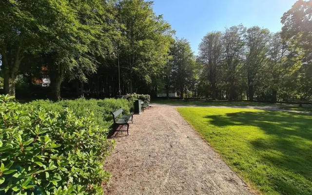 Beautiful, Spacious And Modern, 2-bedroom, Near Center, Free Parking
