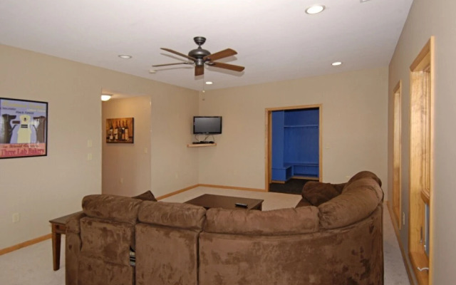 On-A-Whim - 5 Br Home