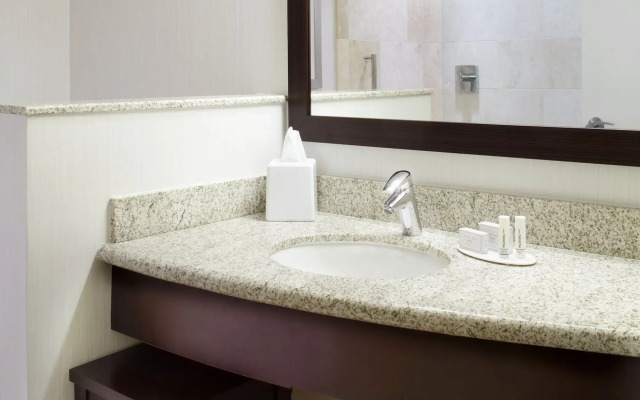 Courtyard by Marriott Cleveland University Circle