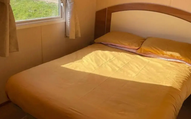 Challaborough bay Caravan, Sleeps 8, pet Friendly