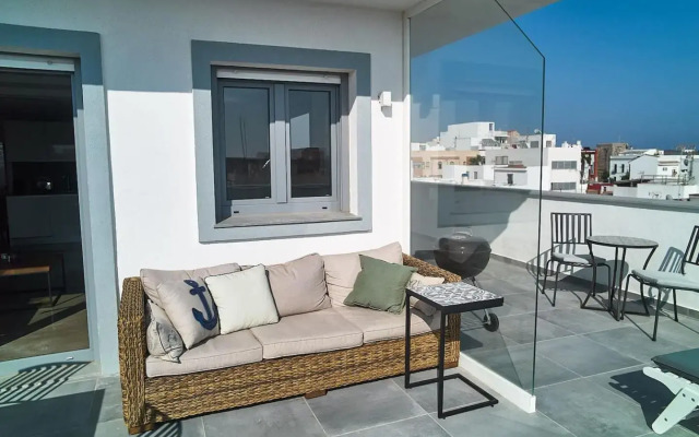 Fabulous Penthouse Downtown Tarifa, Maestro Apartments