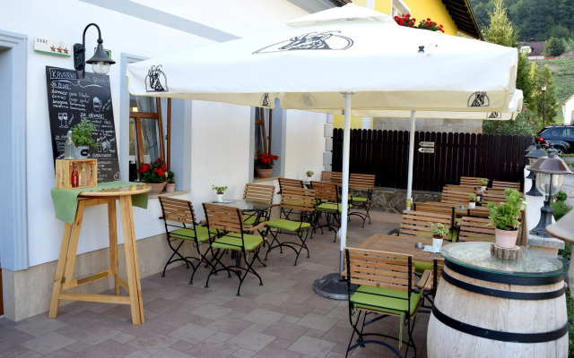 Rooms Pod Lipo Olimje