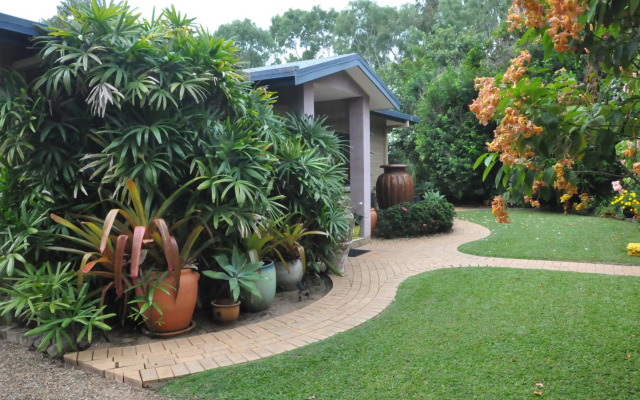 Stunning Magnetic Island Home,Private, Large Pool,Adults Only