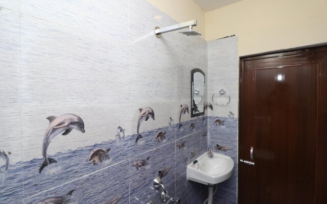 Anmol Plaza by OYO Rooms