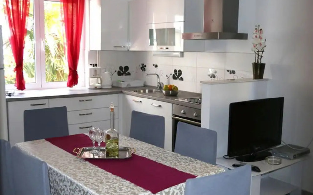 Buffalo - 150m From the Beach & Parking - A1