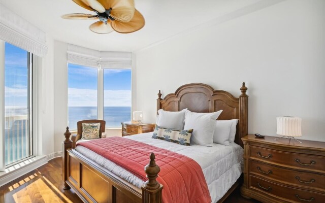 Silver Beach 1702e 3 Bedroom Condo by RedAwning