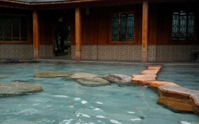 Golden Shuitai Hot Spring