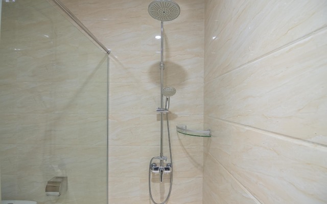 RedDoorz Premium near Grand Batam Mall