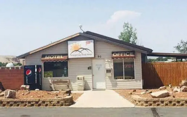 Whispering Sands Motel