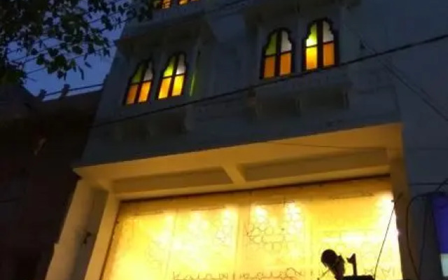 OYO 19710 The Umed Hotel