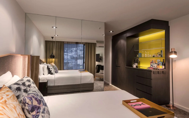 Museum Apartment Hotel, Independent Collection by EVT