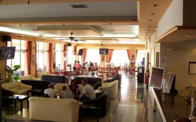 Thomas Bay Hotel