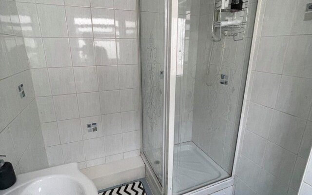 2 Bed House Near Everton Football Club Liverpool