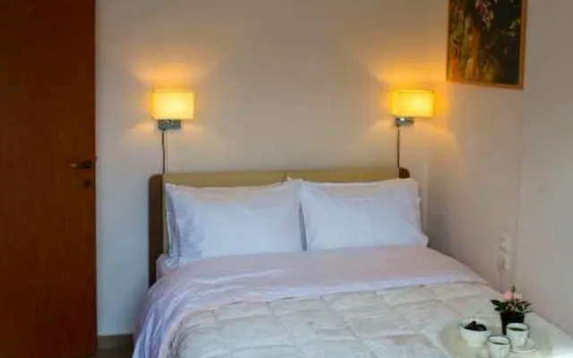 Sunny Central Luxury Apartment