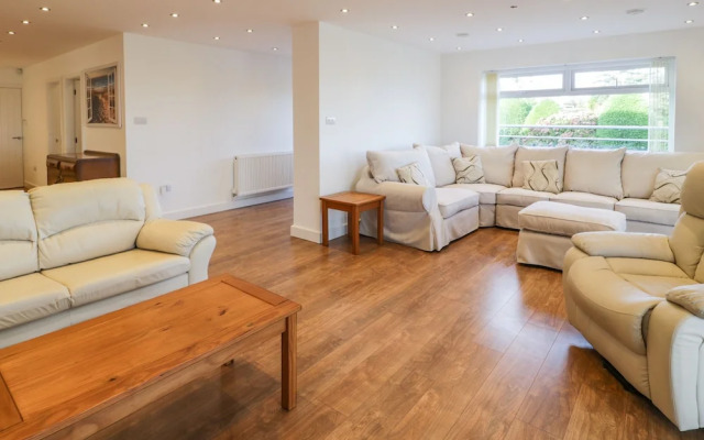 Top Of The Lane Luxury Holiday Apartment