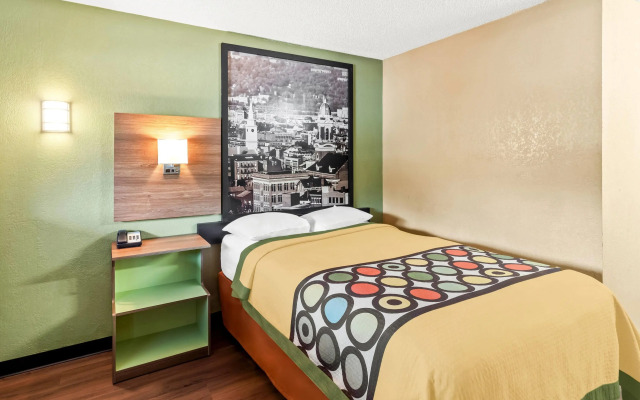 Super 8 by Wyndham Cincinnati/Springdale OH