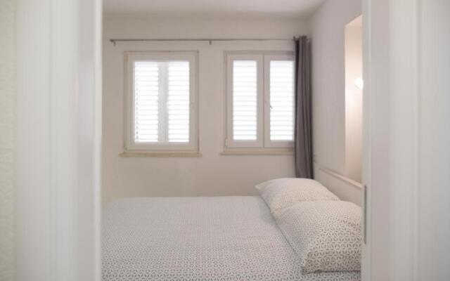 Serious Job Apartment