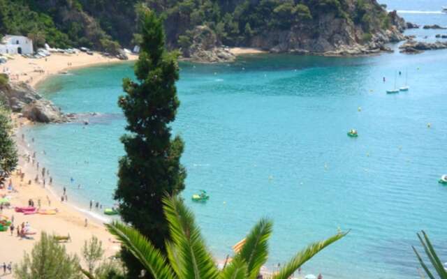 107522 - Apartment in Cala Canyelles